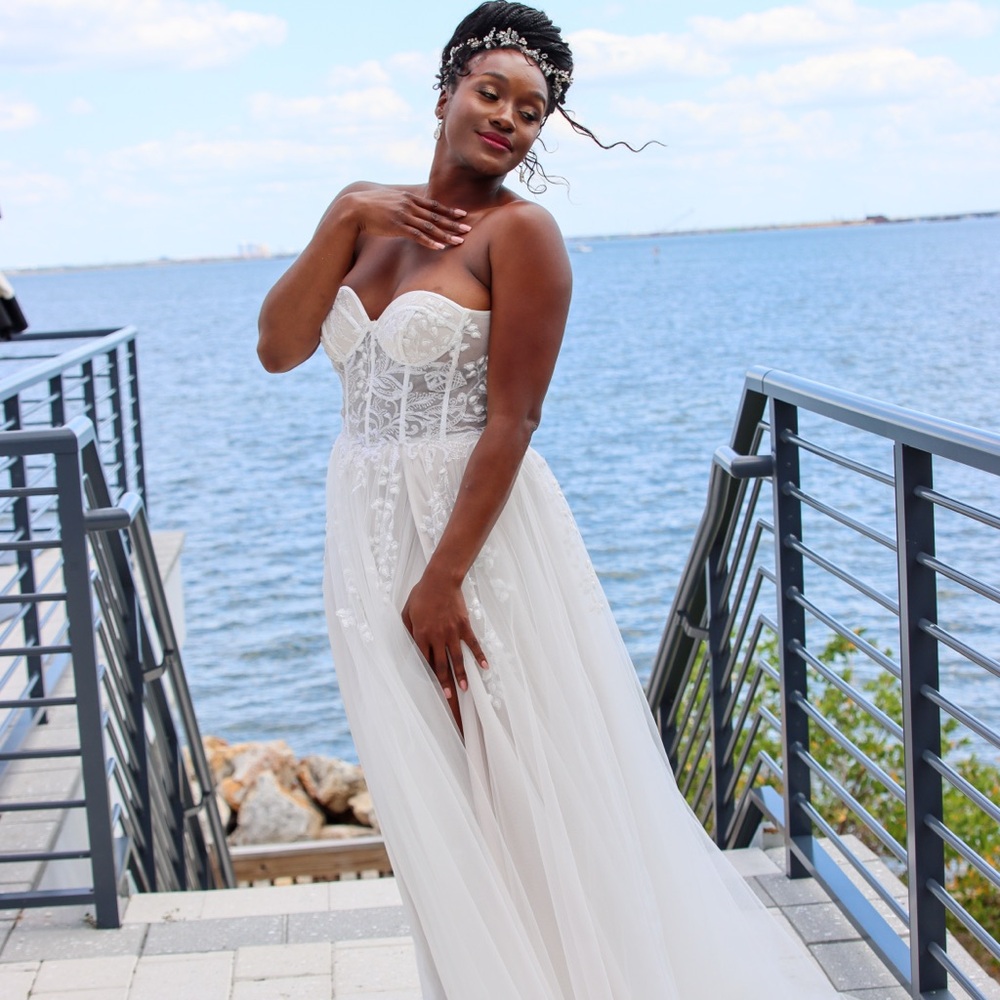 Sexy Strapless Wedding Dress